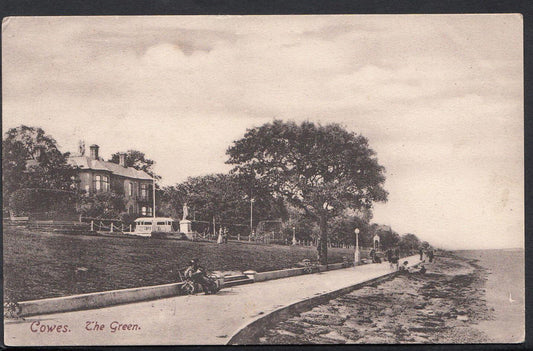Isle of Wight Postcard - The Green, Cowes    RS1344