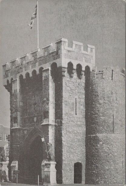 Hampshire Postcard - Southampton - The Bargate, North Front RR16261