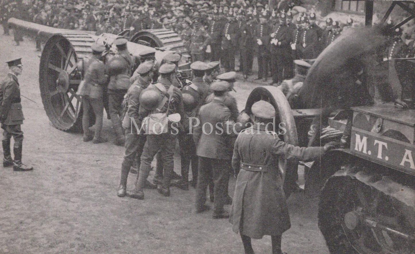 Military Postcard -  British Army Moving a Heavy Gun, WWI Soldiers - XT129
