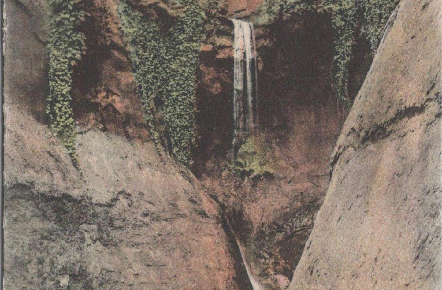 Isle of Wight Postcard - Waterfall in The Shanklin Chine   XT1344