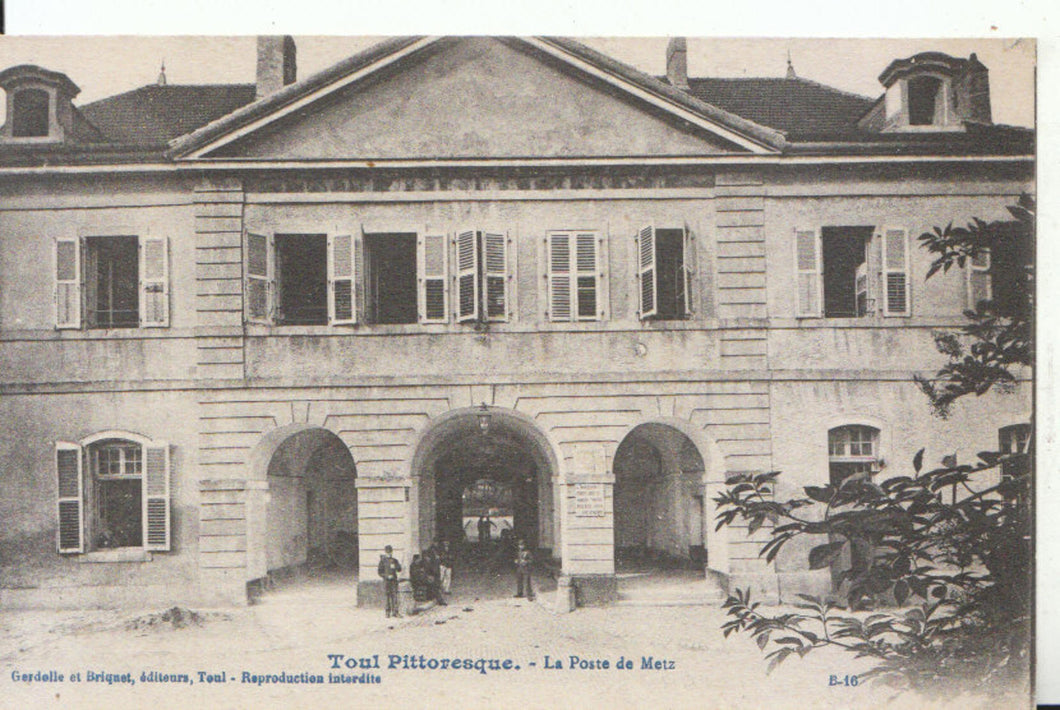 France Postcard - Toul Pittoresque La Poste de Metz  14058A