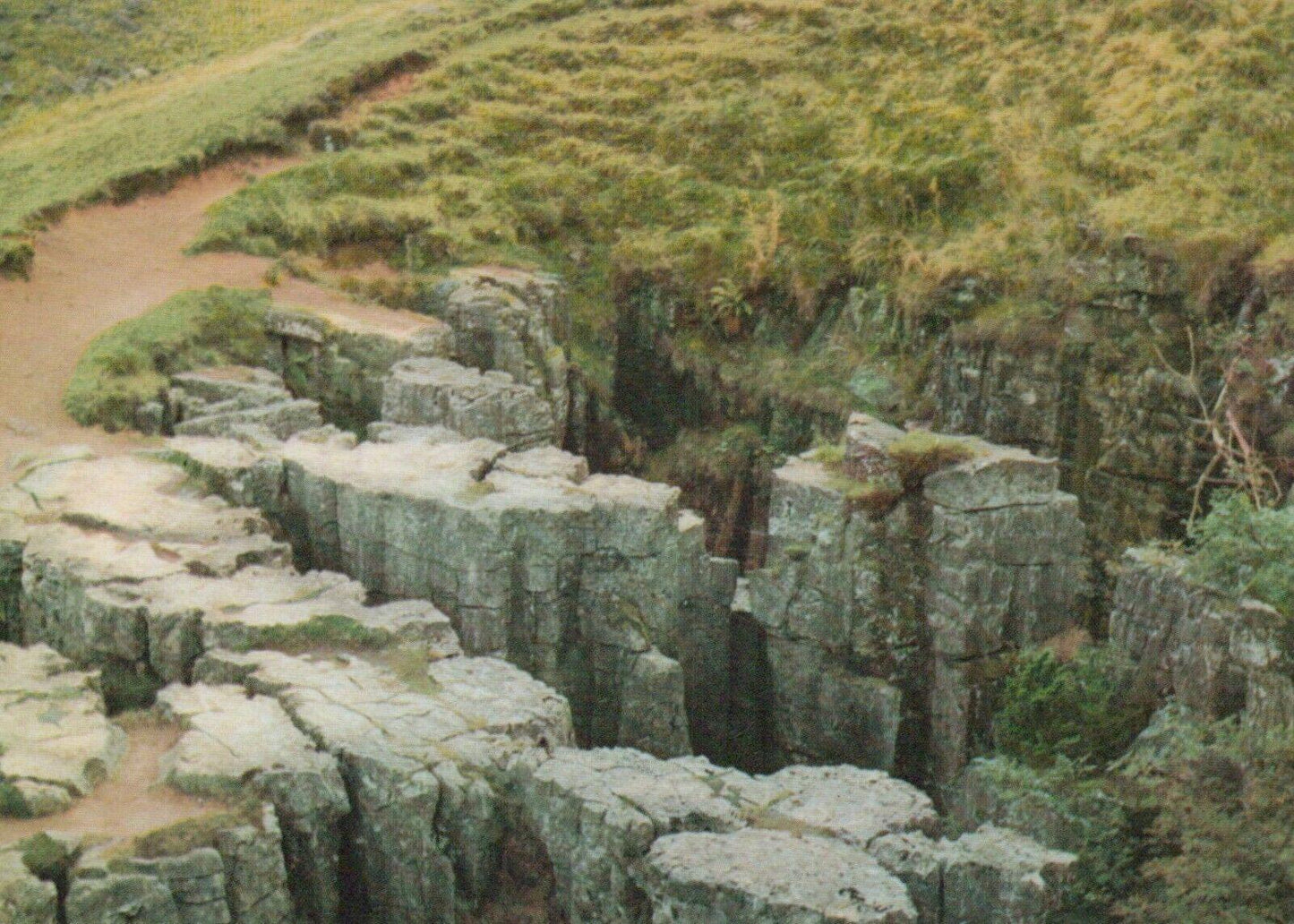 Yorkshire Postcard - The Buttertubs, Swaledale     RRR522