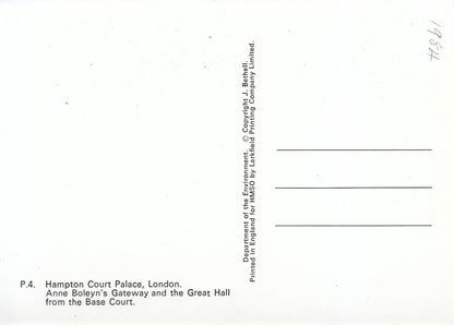 Middlesex Postcard - Hampton Court Palace, Anne Boleyn's Gateway   SM229