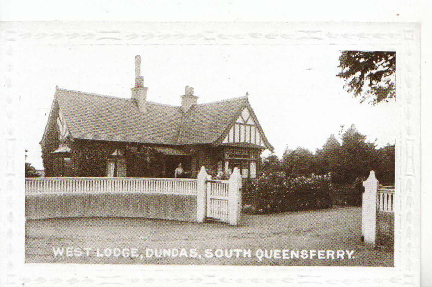 Scotland Postcard - West Lodge - Dundas, South Queensferry  RR9937
