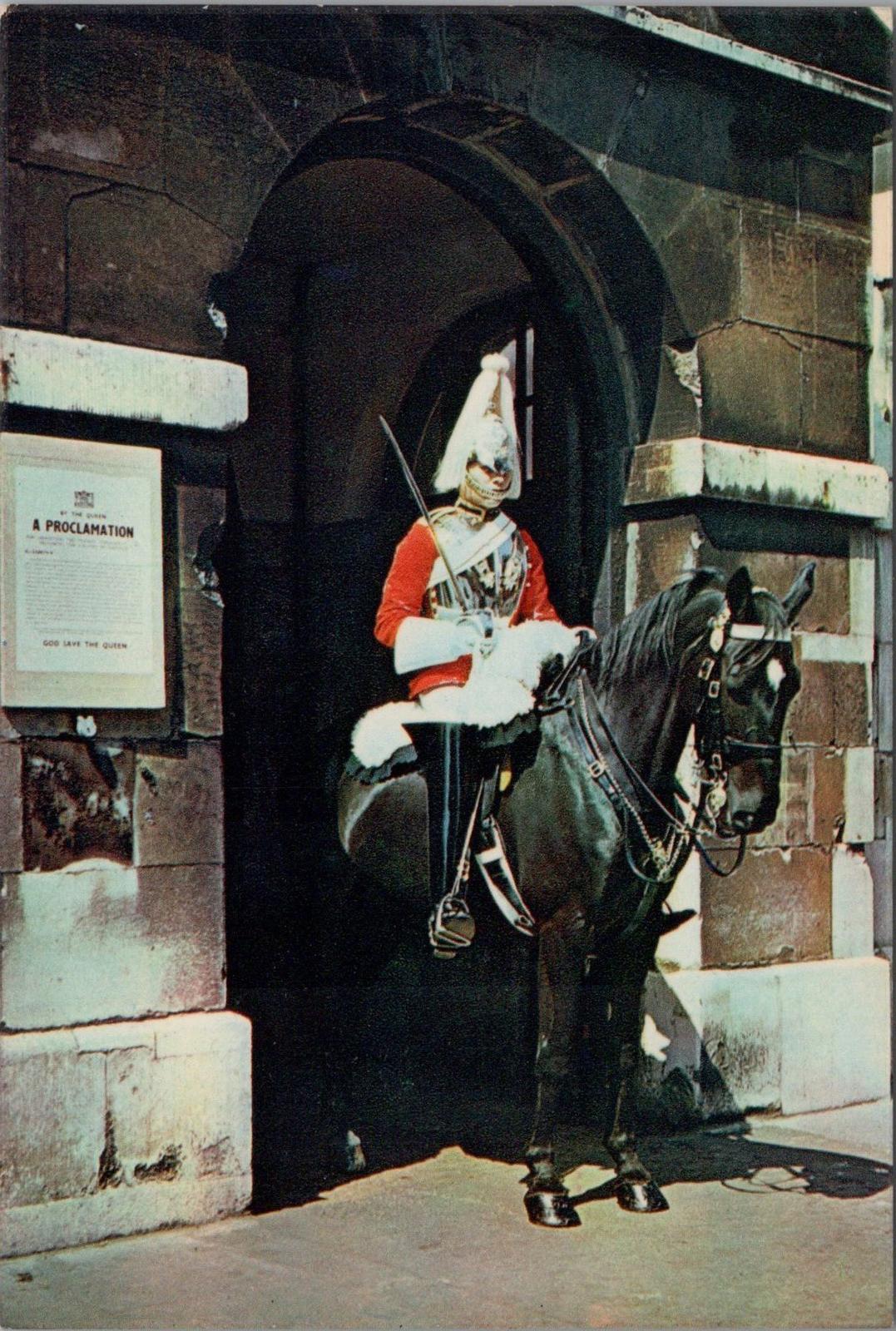 Military Postcard - Mounted Sentry, Horse Guards, Whitehall, London  RR17644
