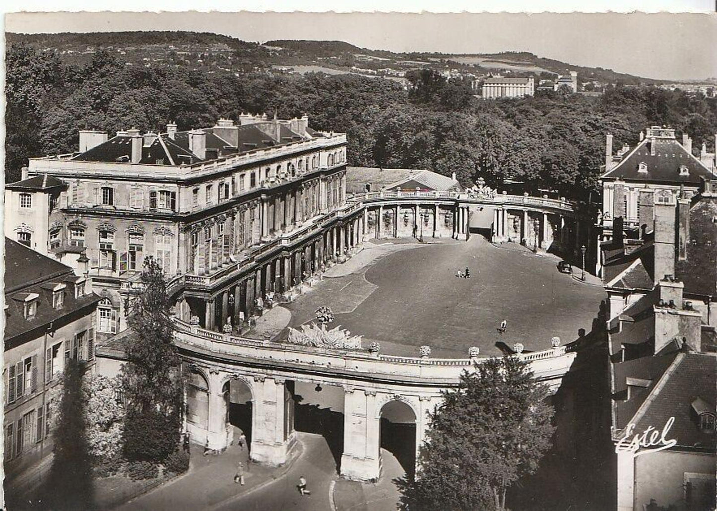 France Postcard - Nancy - Hemicycle of La Carriere Place   EE942