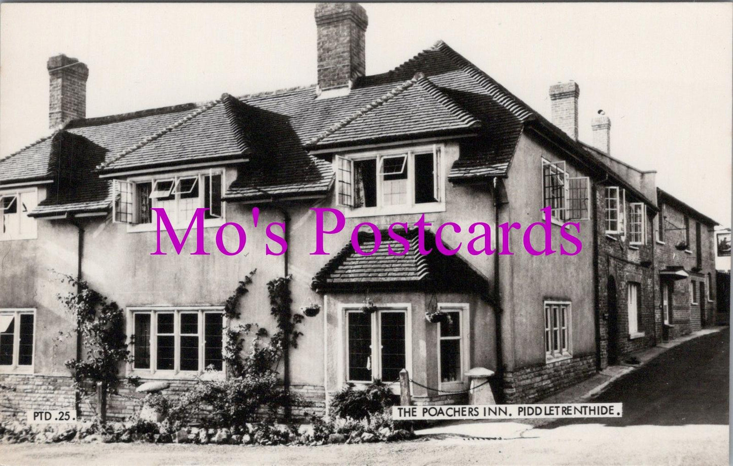 Dorset Postcard - Piddletrenthide, The Poachers Inn HM300