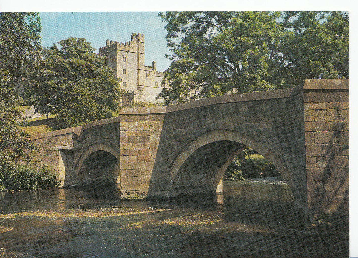 Derbyshire Postcard - Haddon Hall From The River Wye   EB101