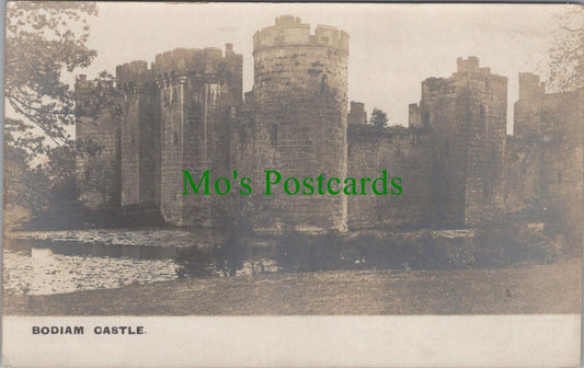 Sussex Postcard - Bodiam Castle, Nr Robertsbridge  DC2640