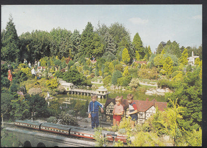 Buckinghamshire Postcard - Bekonscot Model Village   WC149