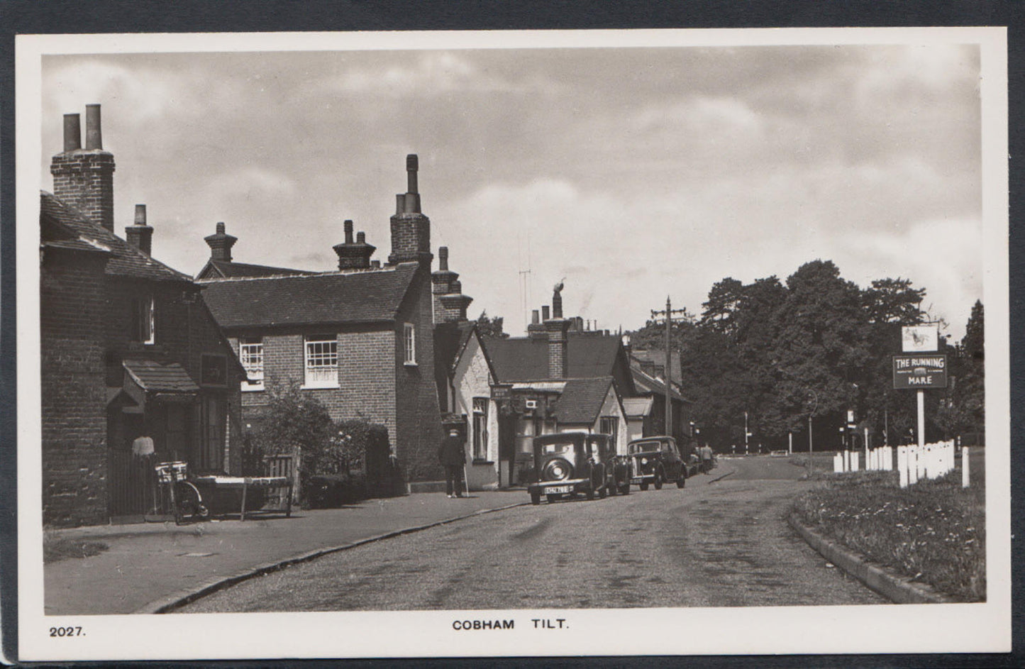 Surrey Postcard: Cobham Tilt Running Mare Pub Vintage Village Street View RT2451