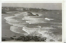 Load image into Gallery viewer, France Postcard - Cote Basque - Biarritz - L&#39;Ocean Sur La Cote Des TZ10456
