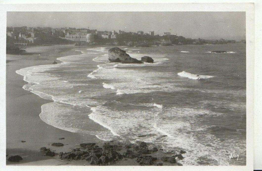 France Postcard - Cote Basque - Biarritz - L'Ocean Sur La Cote Des TZ10456