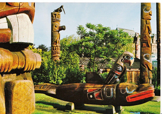 Canada Postcard - Thunderbird Park in Victoria, British Columbia   SM122