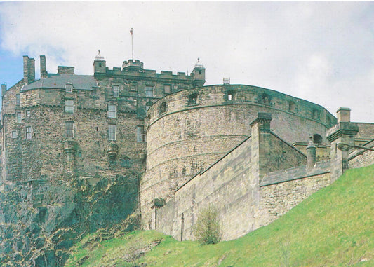 Scotland Postcard - Edinburgh Castle from The South  SM147