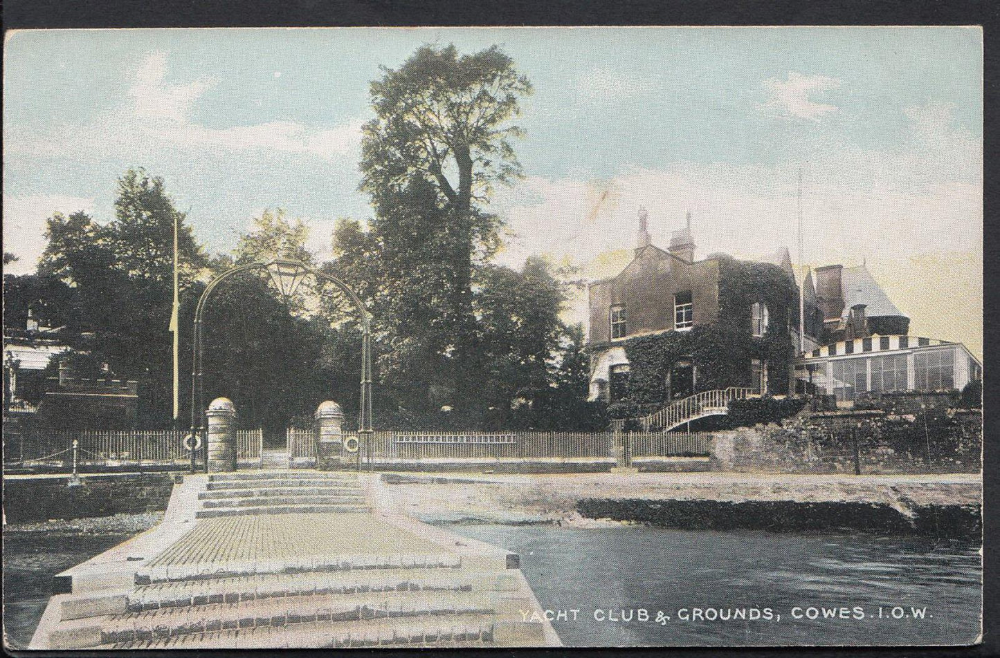 Isle of Wight Postcard - Yacht Club & Grounds, Cowes   RS1345