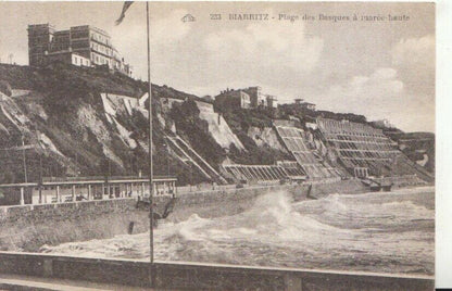 France Postcard - Biarritz, Plage Des Basques a Maree Haute  TZ12229