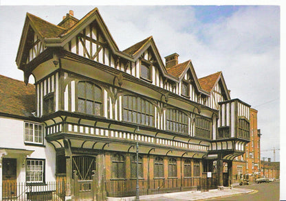 Hampshire Postcard - The Tudor House, Southampton   SM102
