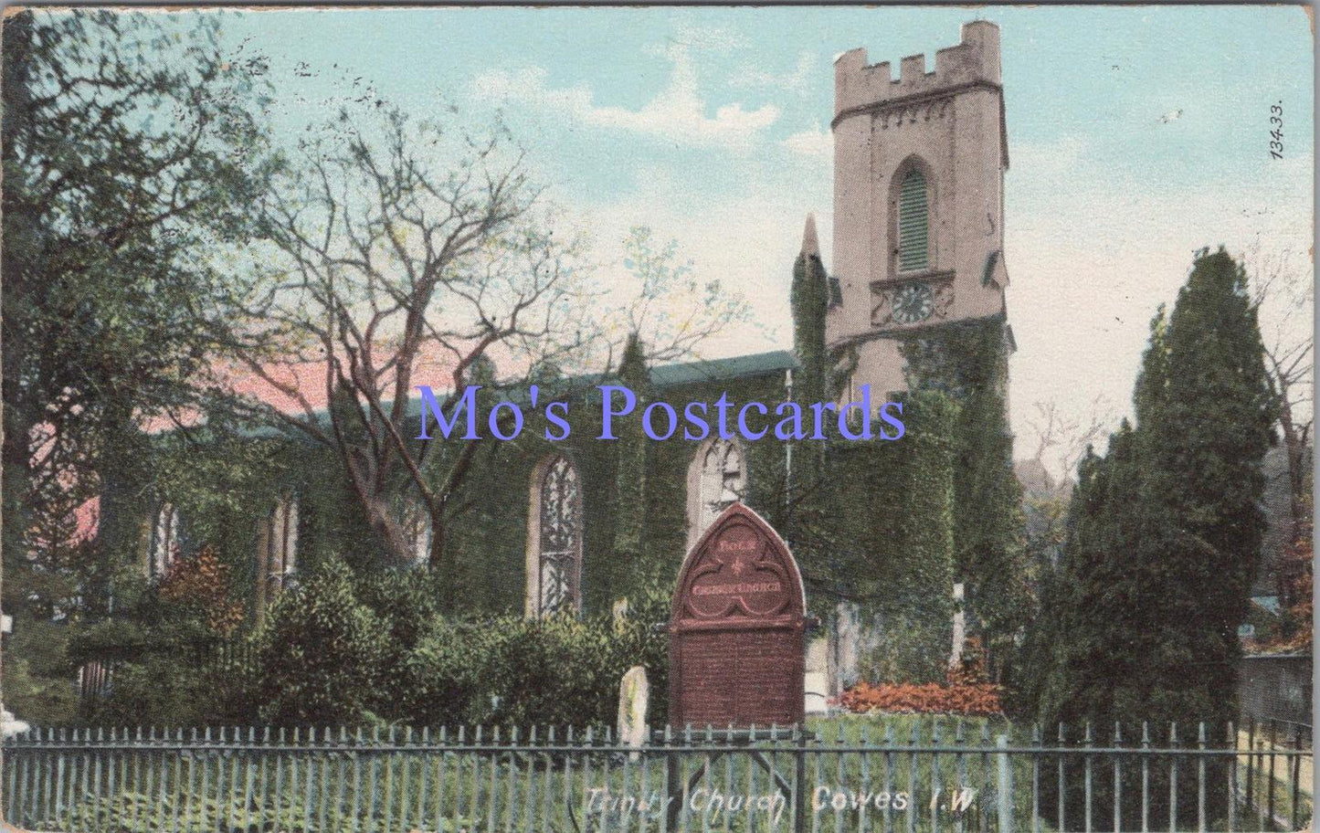 Isle of Wight Postcard - Cowes, Trinity Church   DC2309