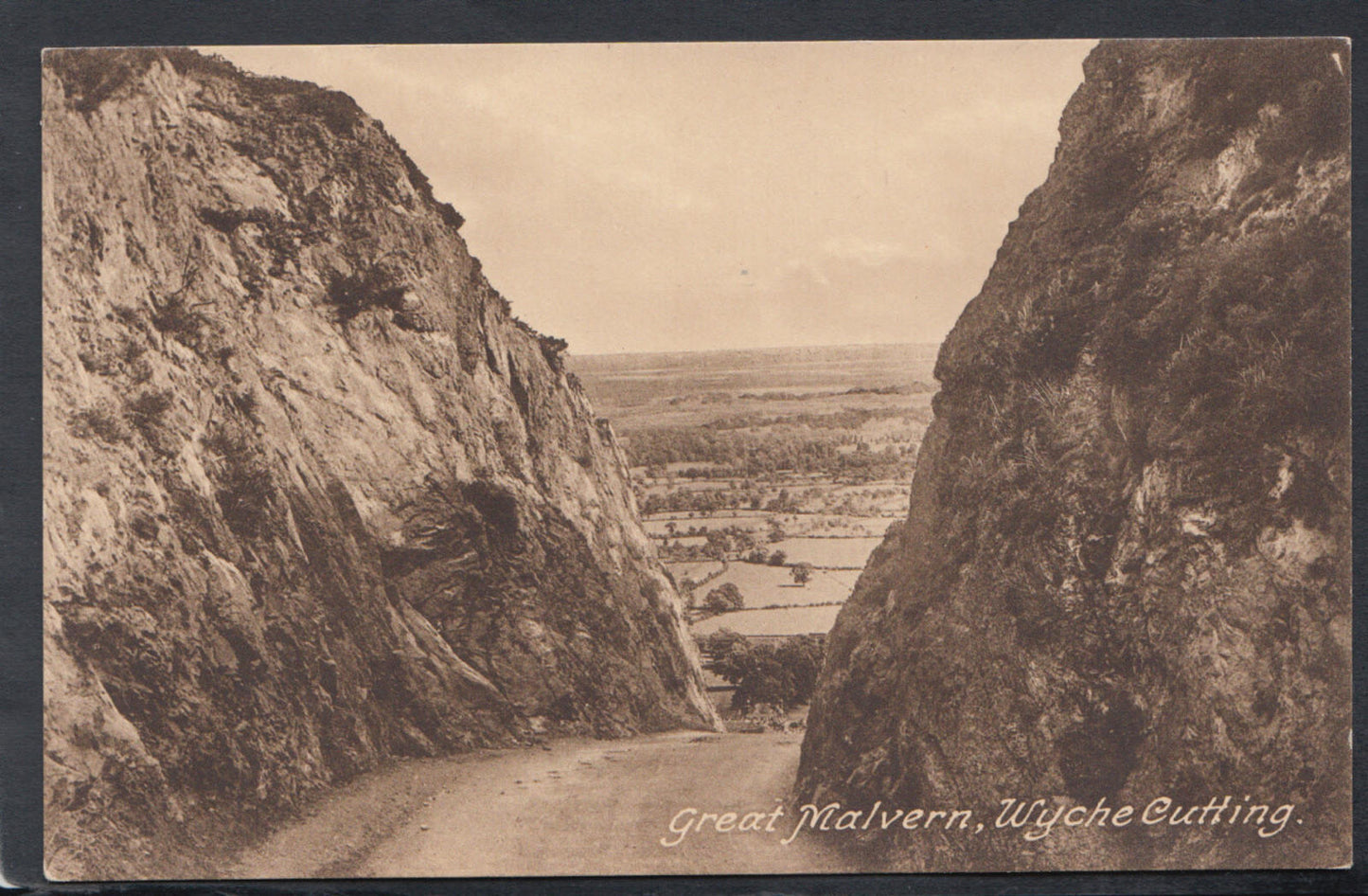 Worcestershire Postcard - Great Malvern, Wyche Cutting   RS13940