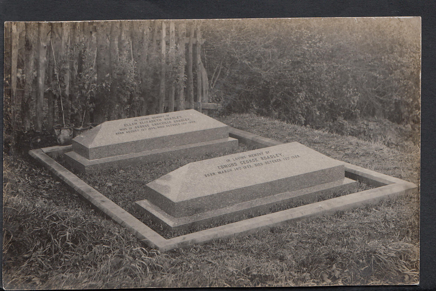 Cemetery Photograph - Graves of Edmund George Roadley & Family   RS2325
