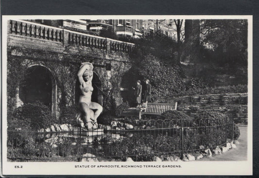 London Postcard - Statue of Aphrodite, Richmond Terrace Gardens   RT2087