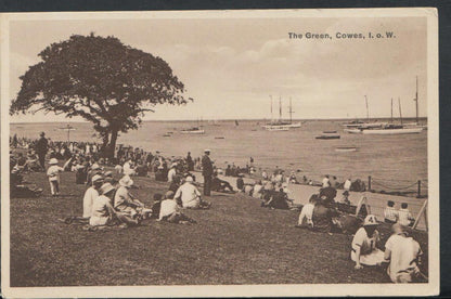 Isle of Wight Postcard - The Green, Cowes     RS10007