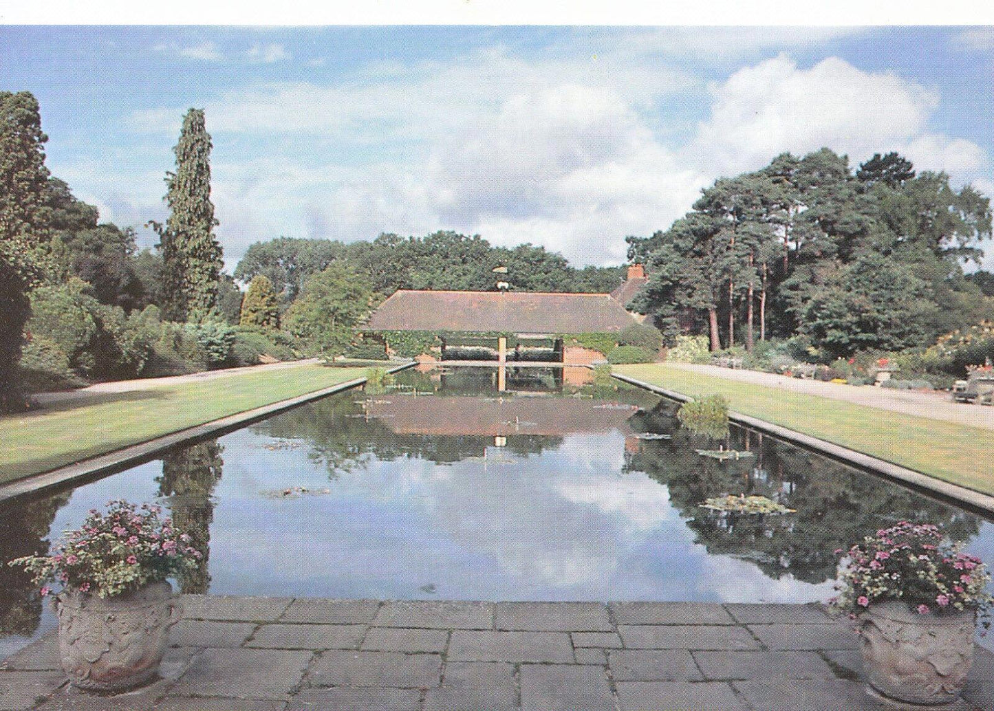 Surrey Postcard - The Royal Horticultural Society's Garden, Wisley  SM286