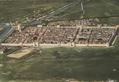 France Postcard - Aerial View of Aigues Mortes (Gard)   RRR343