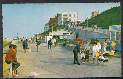 Norfolk Postcard: Cromer The Promenade Beach Coastal People View 1970's RS41647