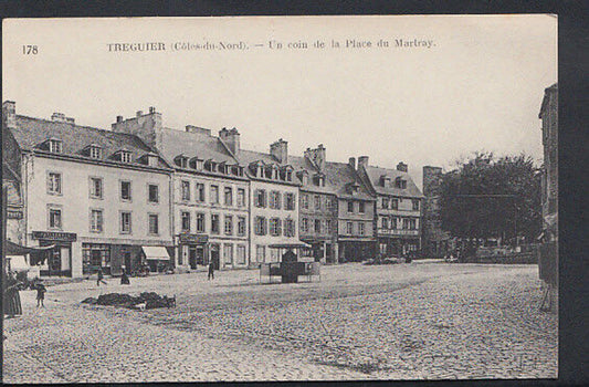 France Postcard - Treguier - Un Coin De La Place Du Martray  RS5207