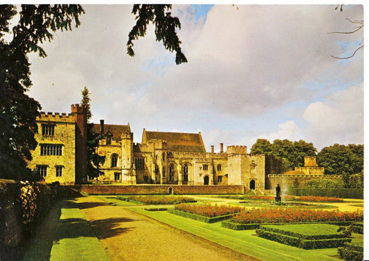 Kent Postcard - Penshurst Place, The South Front    SM118