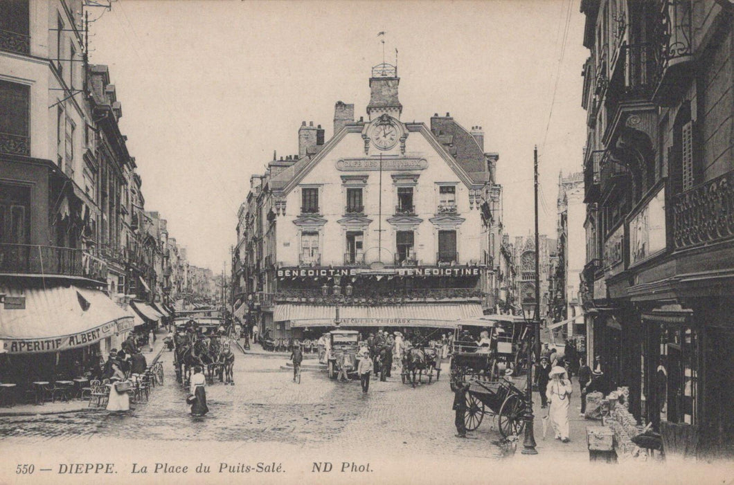 France Postcard - Dieppe, La Place Du Puits-Sale  XT47