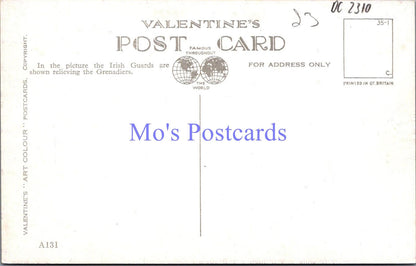 Military Postcard - Irish and Grenadier Guards at Buckingham Palace  DC2310