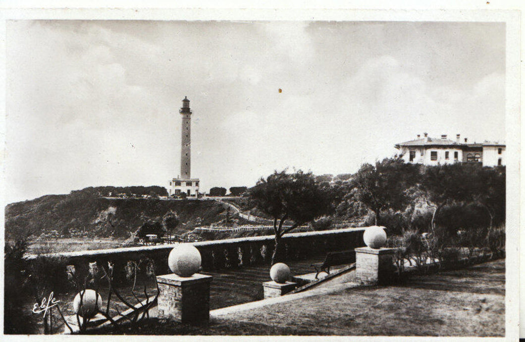 France Postcard - Pyrenees-Ocean - Biarritz  17243A