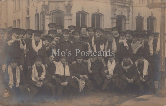 Military Postcard - British Servicemen, Group of Soldiers, WW1 Era XT127
