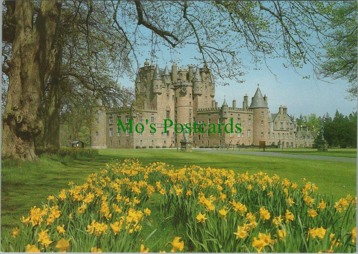 Scotland Postcard - Exterior View of Glamis Castle, Angus   RR12065