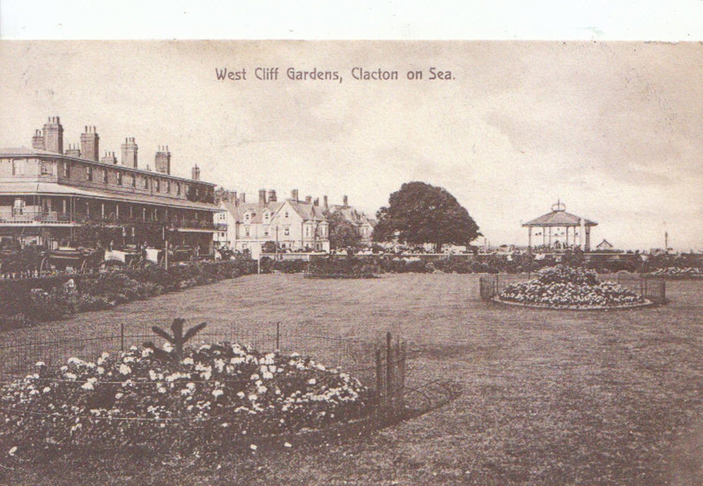 Essex Postcard - West Cliff Gardens, Clacton-On-Sea   3087A
