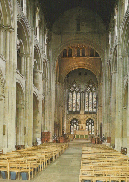 Hampshire Postcard - Romsey Abbey, The Nave    RRR515