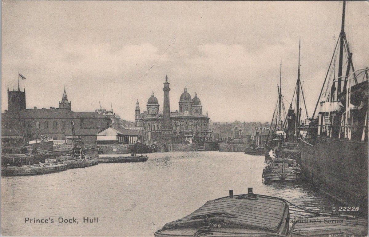Yorkshire Postcard: Hull Prince's Dock Shipping Wilberforce Monument  XT5426