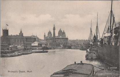 Yorkshire Postcard: Hull Prince's Dock Shipping Wilberforce Monument  XT5426