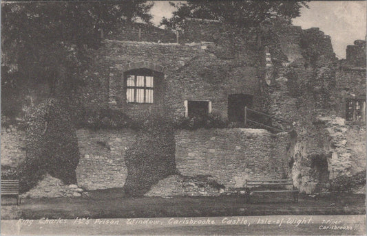 Isle Of Wight Postcard: Carisbrooke Castle, King Charles I Prison Window XT5303
