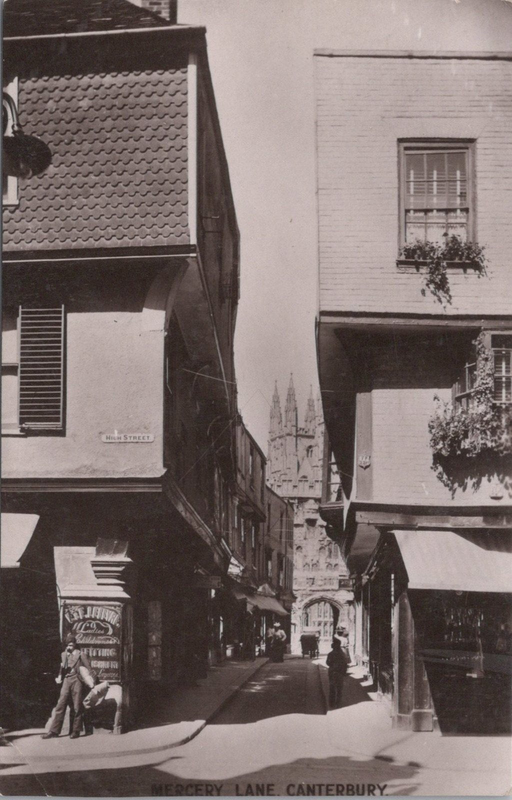 Kent Postcard: Canterbury Mercery Lane Streetview Cathedral Architecture  XT3461
