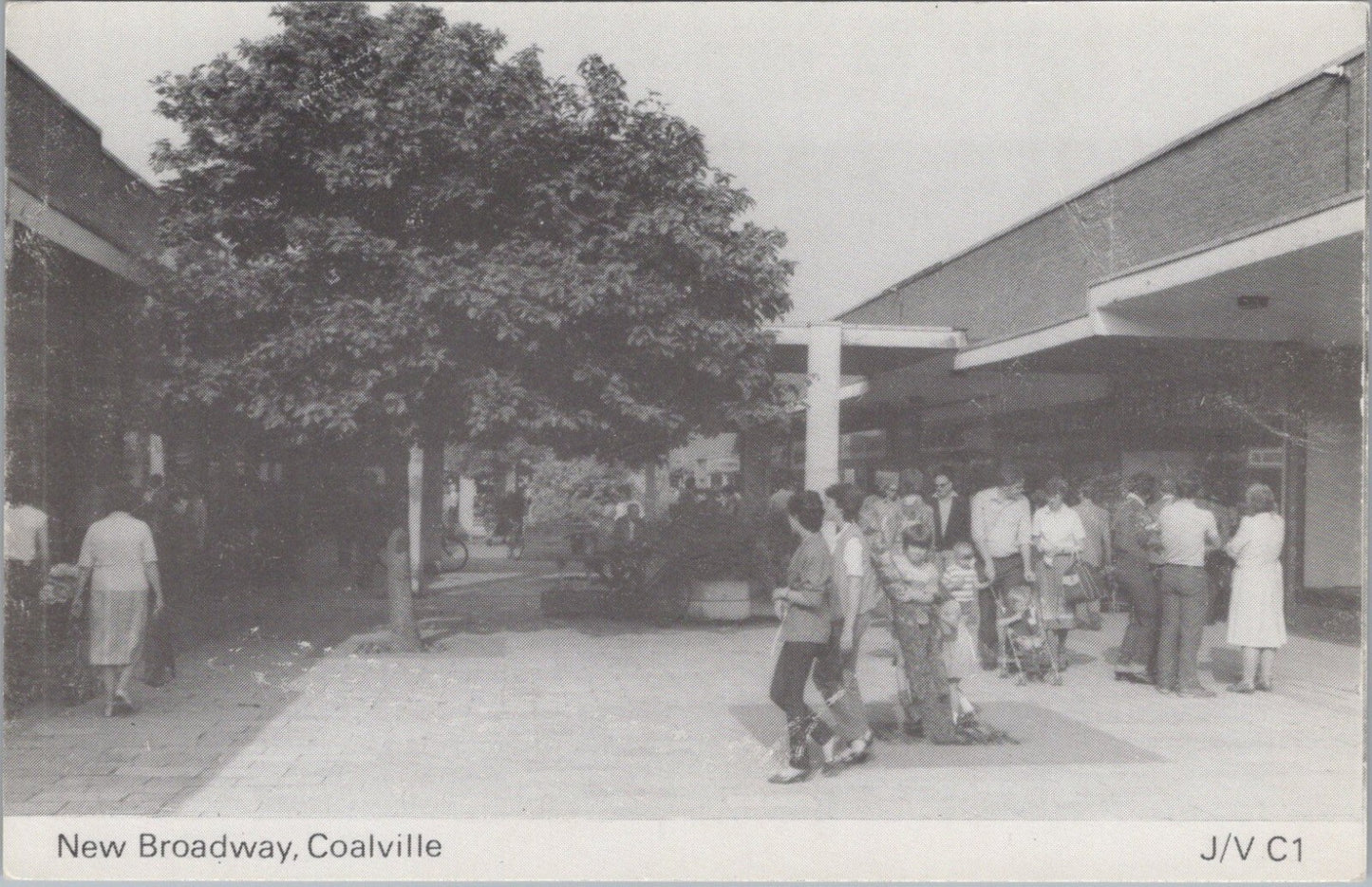 Leicestershire Postcard: Coalville New Broadway Shopping Precinct XT3481