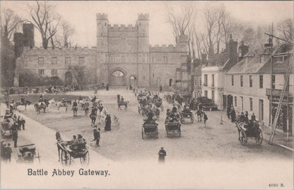 Sussex Postcard: Battle Abbey Gateway Market Square Horses Carriages XT5069
