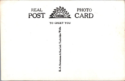 Wiltshire Postcard: Wilton Royal Carpet Factory Gripper Loom RPPC 1950's XT5036