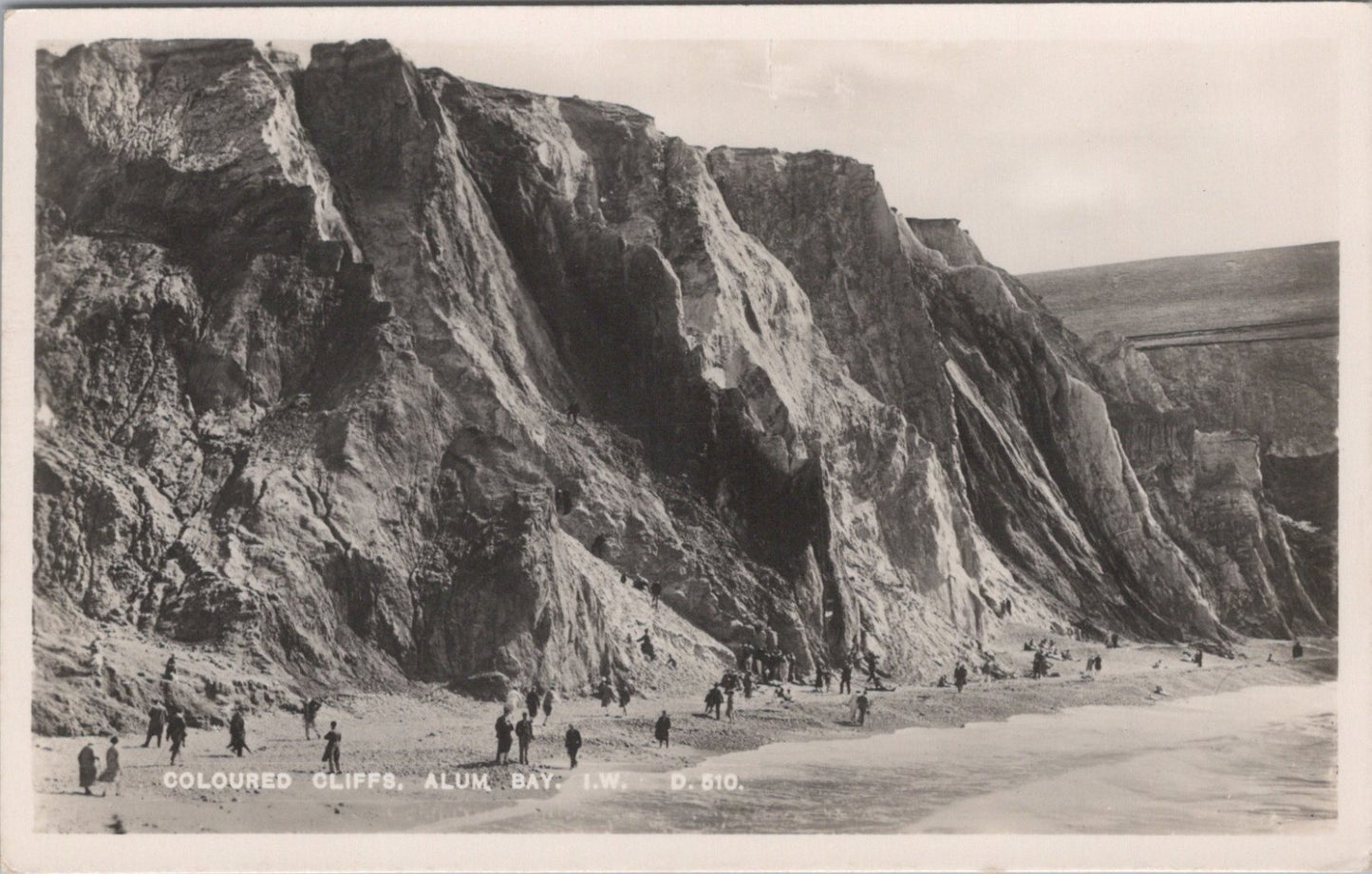 Isle of Wight Postcard: Coloured Cliffs Alum Bay Beach Scene RPPC XT3443