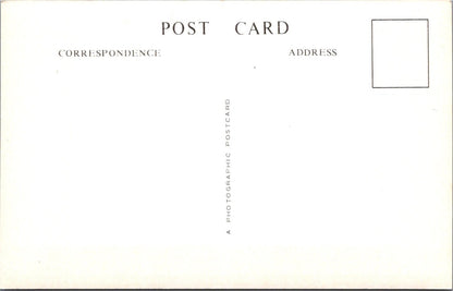 Art Postcard: Author Charles Dickens Mr Pickwick Addresses the Club  XT5159