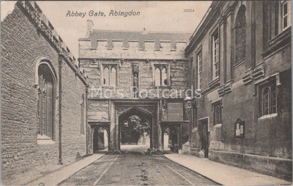 Berkshire Postcard: Abbey Gate, Abingdon Historic Gateway 1933 XT4030