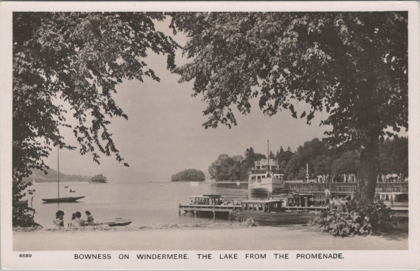 Cumbria Postcard: Bowness on Windermere Lake Pier Steamer Promenade Boats XT3485